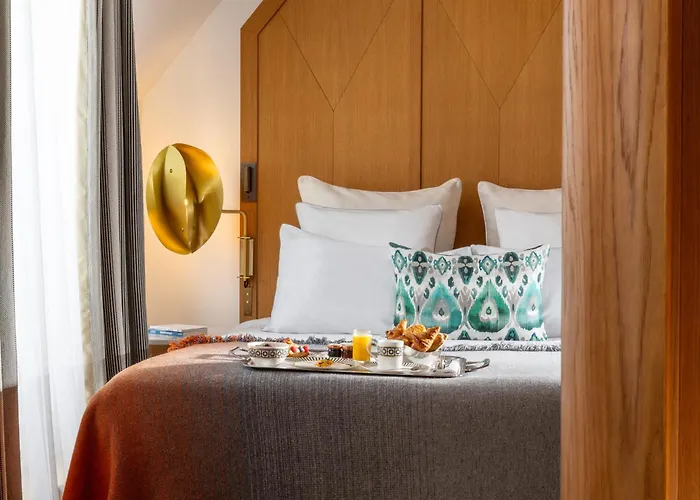 Hotel Vernet Champs Elysees Paris